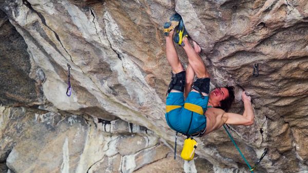 Adam-Ondra-en-el-primer-crux-de-Project-Hard-Foto-Col.-Adam-Ondra